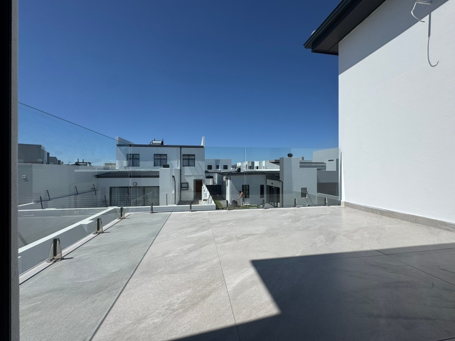 5 Bedroom Property for Sale in Sandown Western Cape